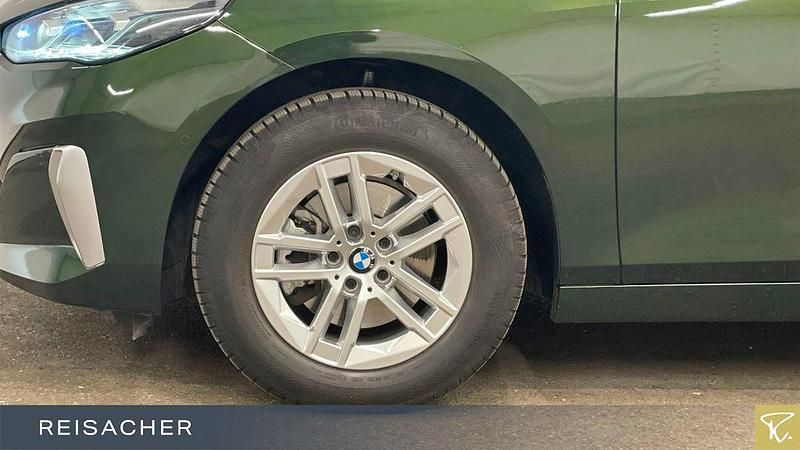 Gebraucht BMW 220 Active Tourer Luxury Line 156 PS (114 kW) 2022 Schwarz Van / Kleinbus