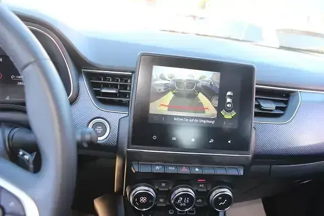 Używany Renault Arkana Evolution 140 KM (102 kW) 2025 Biały SUV