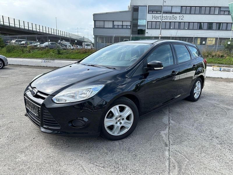 Schwarz Gebraucht 2013 Ford Focus Trend Kombi | 5.790 € (Fairer Preis) - Bild 1/4