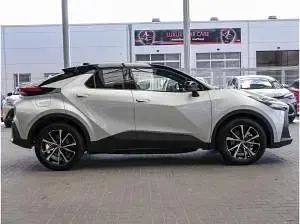 Neu Toyota C-HR 223 PS (164 kW) 2025 Silber (silber metallic) SUV