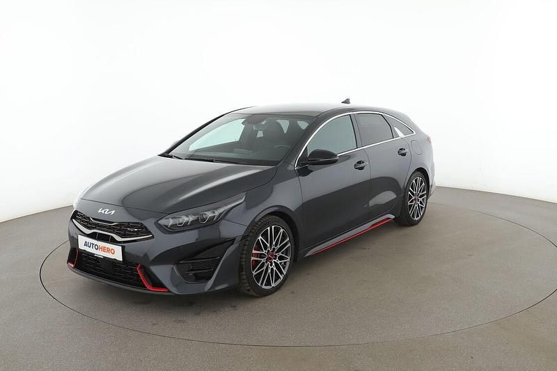 Grau Gebraucht 2023 Kia ProCeed Kleinwagen | 27.800 € (Fairer Preis) - Bild 1/3