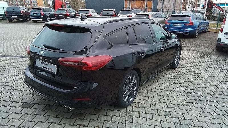Gebraucht Ford Focus ST-Line 125 PS (91 kW) 2024 Schwarz Limousine