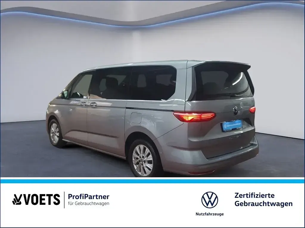 Gebraucht VW Multivan Life 150 PS (110 kW) 2025 Blau Van / Kleinbus