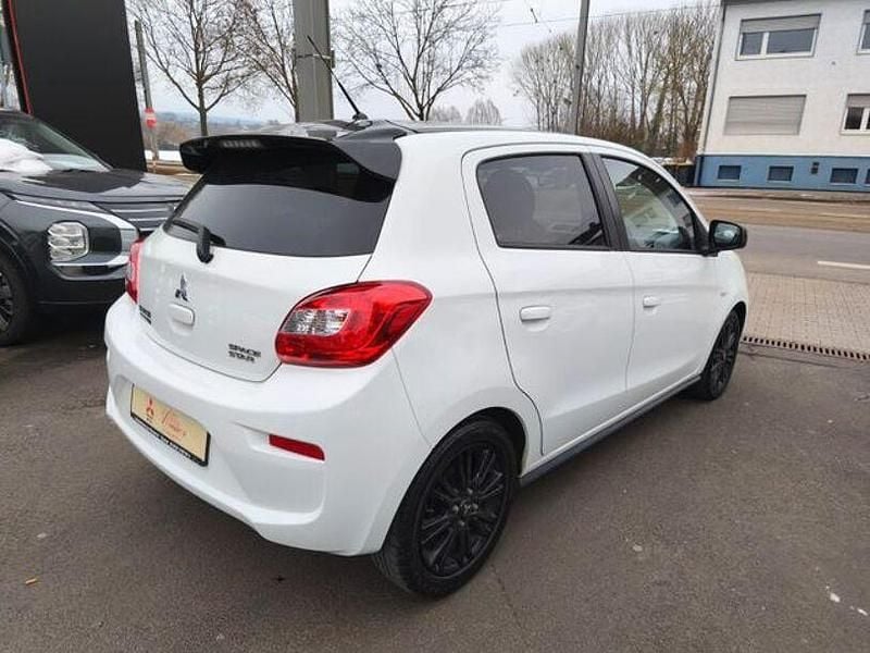 Gebraucht Mitsubishi Space Star Diamant Edition 80 PS (58 kW) 2020 Weiß Limousine