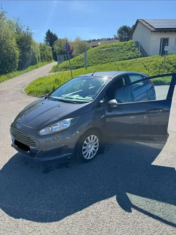 Gebraucht Ford Fiesta SYNC Edition 101 PS (74 kW) 2014 Grau Kleinwagen