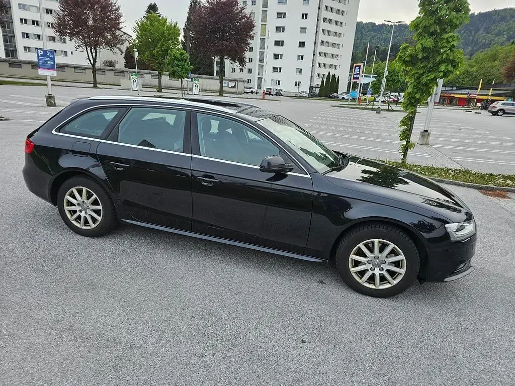 Second-hand Audi A4 Attraction 120 CP (88 kW) 2013 Negru Break