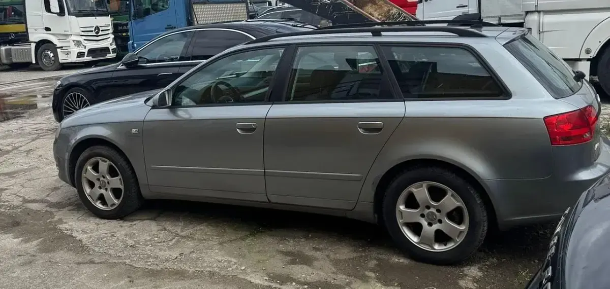 Gebraucht Audi A4 163 PS (119 kW) 2004 Grau Kombi