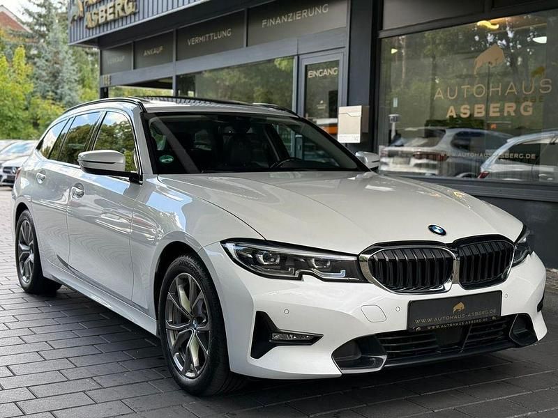 Weiß Gebraucht 2020 BMW 320 M Sport Kombi | 25.499 € (Fairer Preis) - Bild 1/4