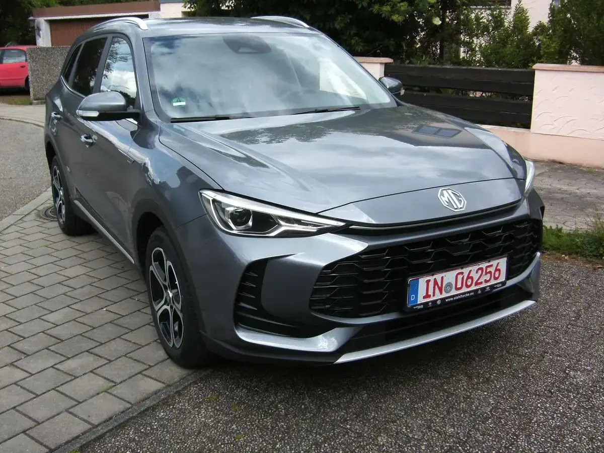 Używany MG ZS 197 KM (144 kW) 2025 Szary SUV