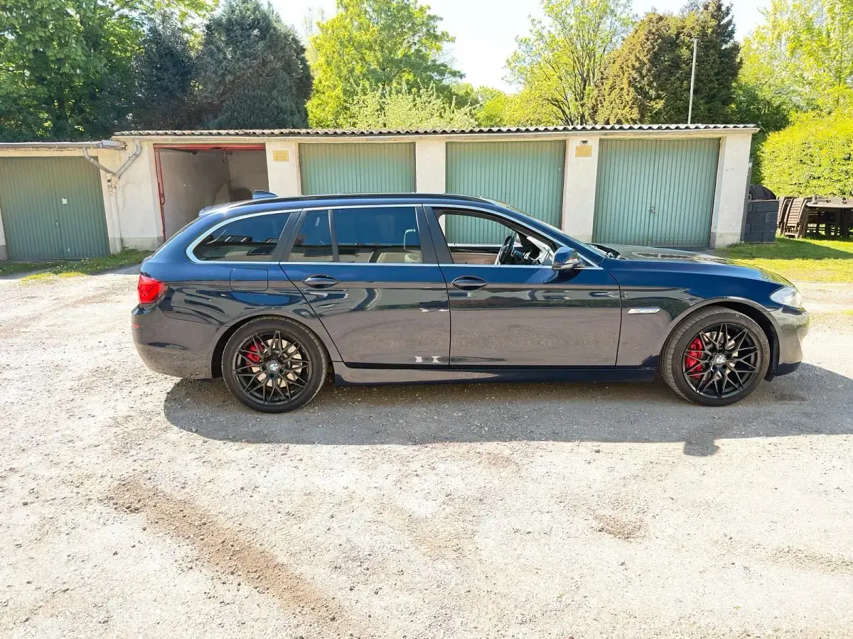 Używany BMW 530 258 KM (189 kW) 2012 Niebieski Kombi