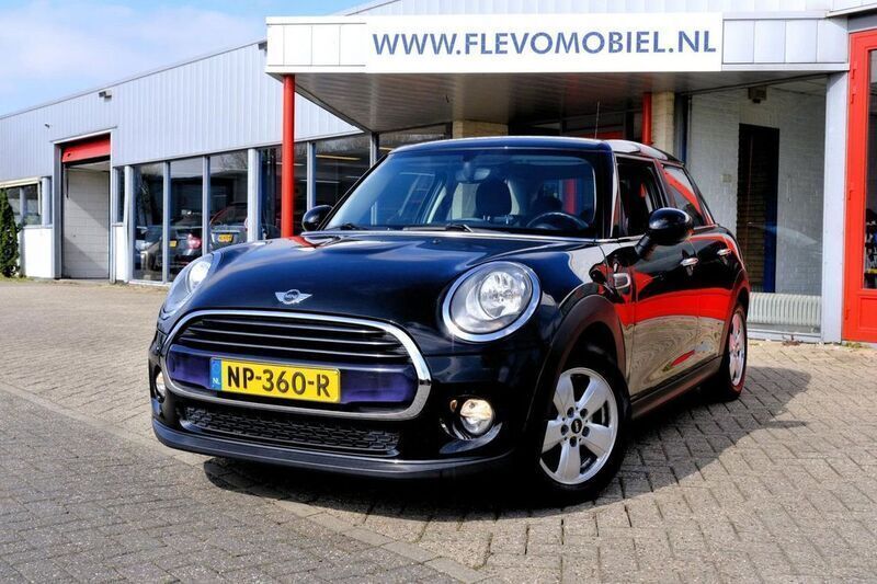 Schwarz Gebraucht 2017 Mini Cooper Business Kleinwagen | 11.250 € (Superpreis) - Bild 1/4