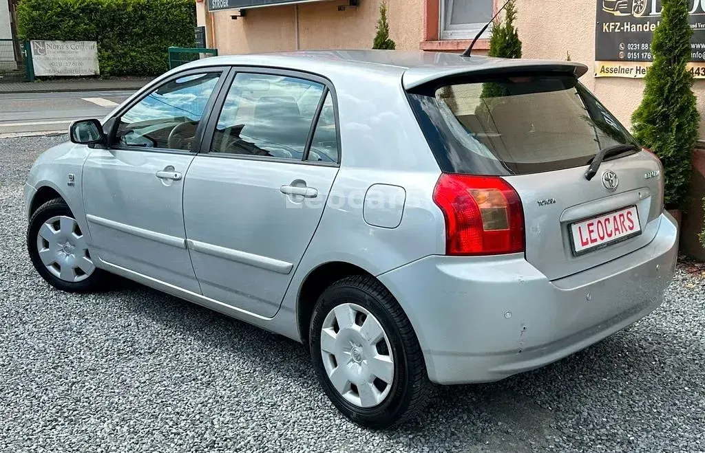 Gebraucht Toyota Corolla 110 PS (80 kW) 2004 Silber Limousine
