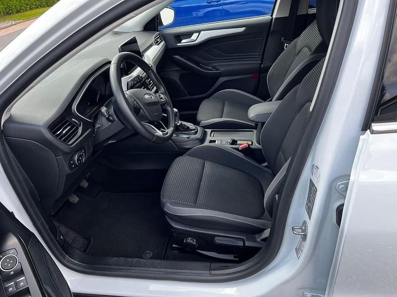 Gebraucht Ford Focus Cool & Connect 120 PS (88 kW) 2021 Weiß Kombi