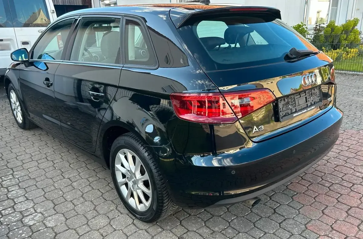 Second-hand Audi A3 110 CP (80 kW) 2016 Negru Berlinǎ