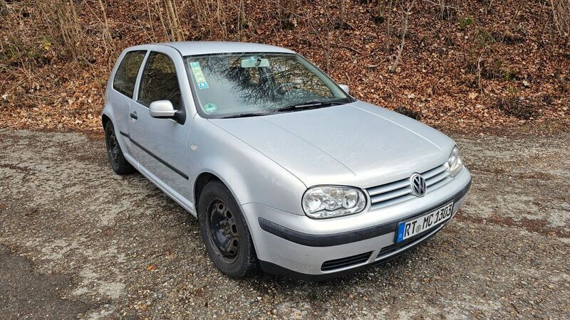 Silber Gebraucht 2000 VW Golf IV Basis Limousine | 500 € (Superpreis) - Bild 1/4