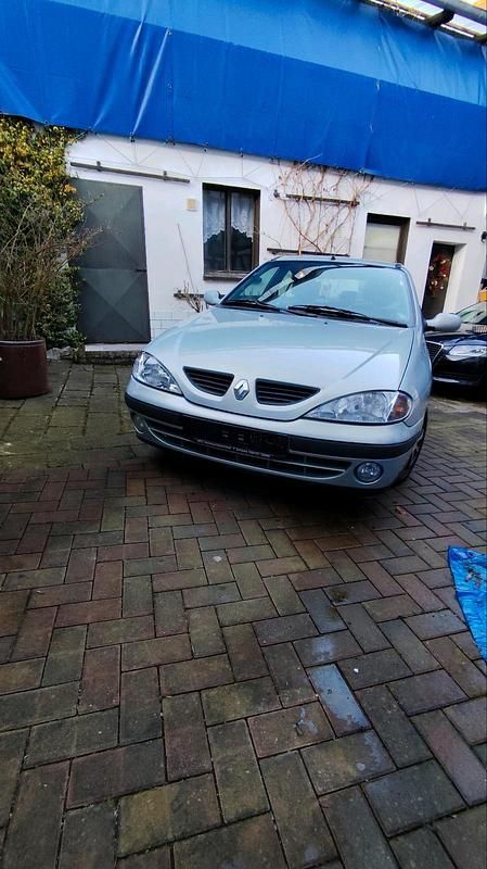 Gebraucht Renault Mégane 95 PS (69 kW) 2001 Grau Kleinwagen