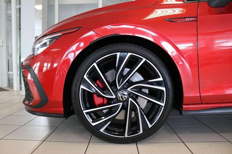 Gebraucht VW Golf VIII GTI 245 PS (180 kW) 2021 Rot Limousine