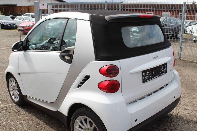 Gebraucht Smart ForTwo Cabrio 71 PS (52 kW) 2009 Weiß Cabrio