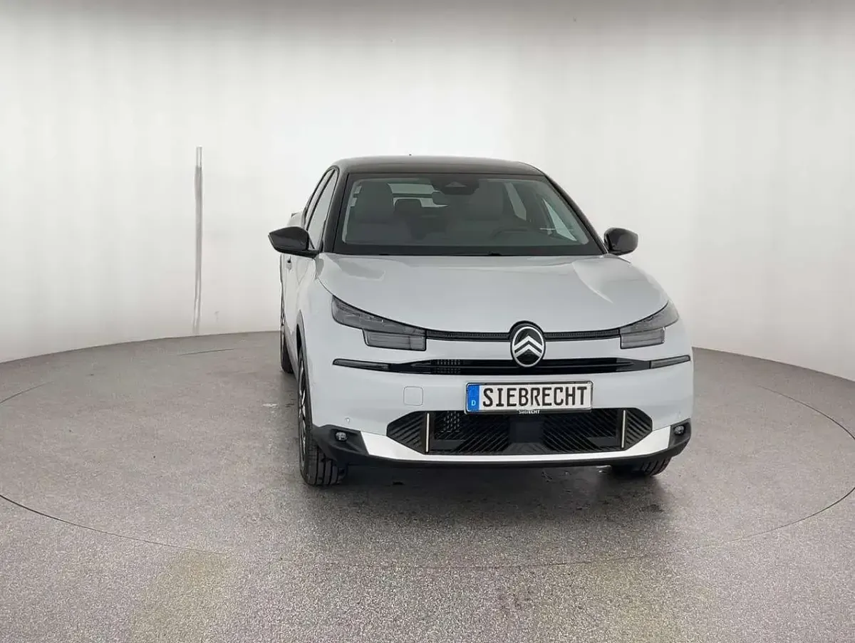 Nowe Citroën C4 131 KM (96 kW) 2025 Biały Sedan/Limuzyna