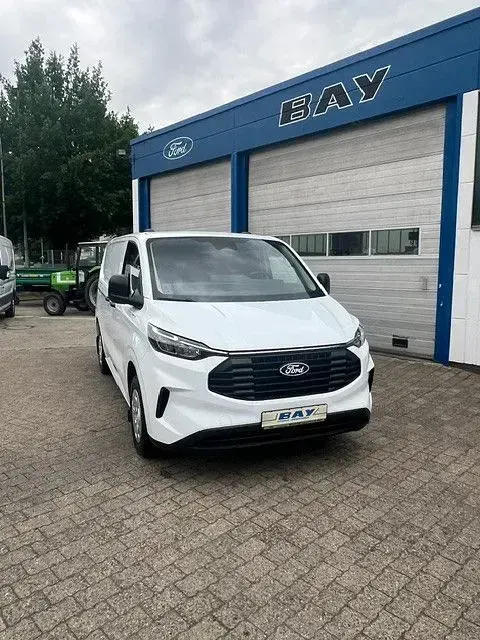 Gebraucht Ford Transit Custom Trend 110 PS (80 kW) 2025 Weiß Van / Kleinbus