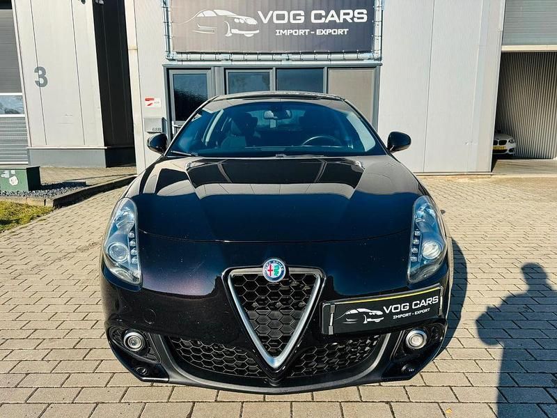Gebraucht Alfa Romeo Giulietta Super 120 PS (88 kW) 2016 Schwarz Kleinwagen