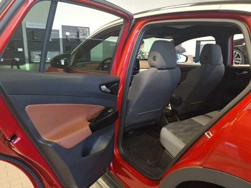 Second-hand VW ID.5 Pro Performance 150 kW (204 CP) 2023 Roșu SUV