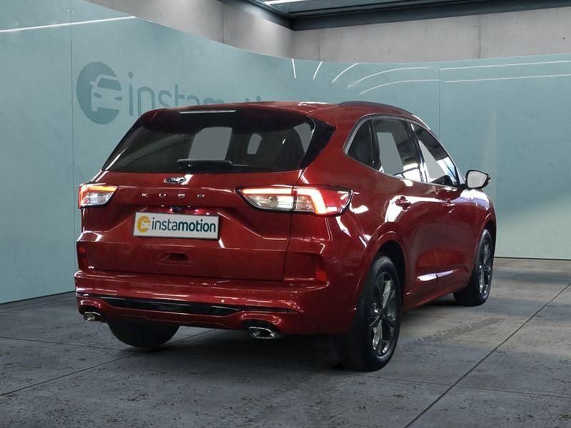 Gebraucht Ford Kuga 120 PS (88 kW) 2024 Rot SUV