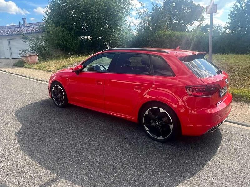 Rot Gebraucht 2015 Audi A3 Sportback S-Line Limousine | 15.500 € (Fairer Preis) - Bild 1/4