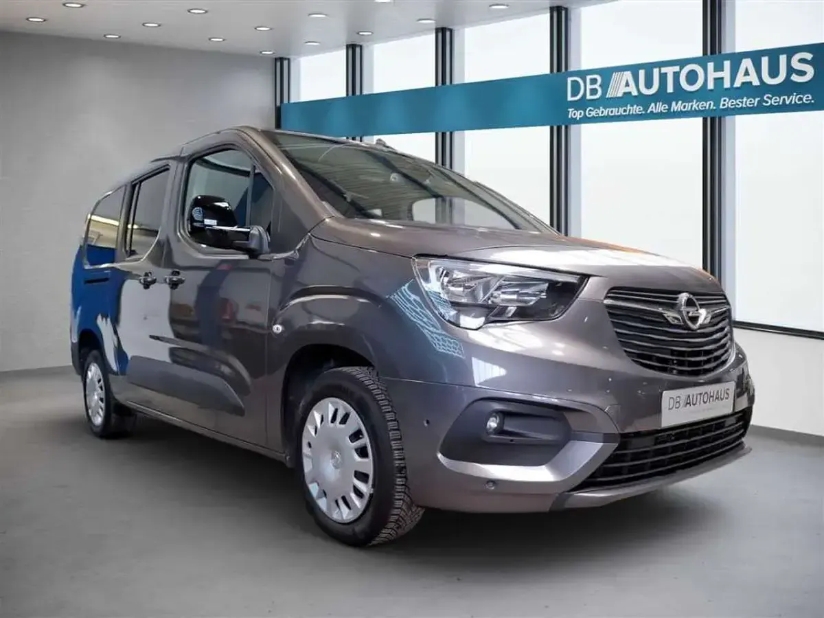 Używany Opel Combo Life Elegance 131 KM (96 kW) 2022 Szary Minivan