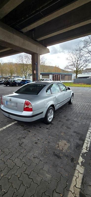Gebraucht VW Passat Trendline 131 PS (96 kW) 2004 Grau Limousine
