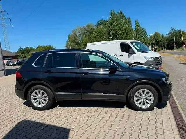 Gebraucht VW Tiguan Comfortline 131 PS (96 kW) 2020 Schwarz SUV