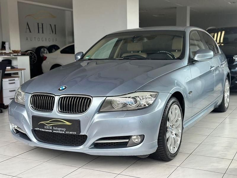 Blau Gebraucht 2010 BMW 325 Exclusive Limousine | 12.690 € (Fairer Preis) - Bild 1/4