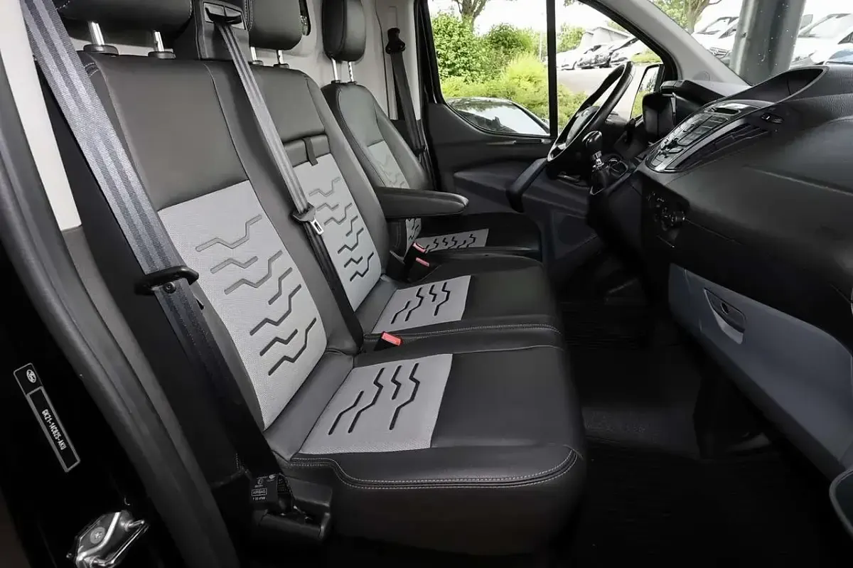 Gebraucht Ford Transit Custom 170 PS (125 kW) 2018 Schwarz Limousine