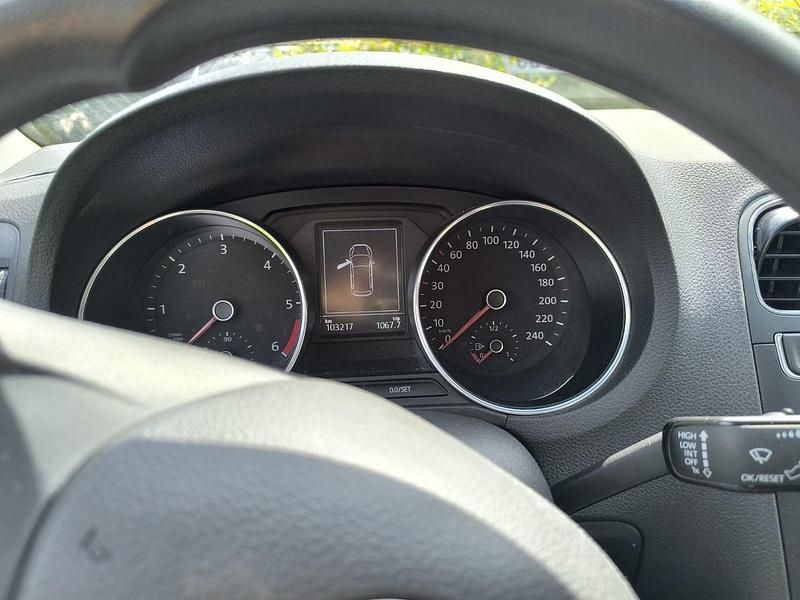 Gebraucht VW Polo Comfortline 75 PS (55 kW) 2015 Blau Kleinwagen