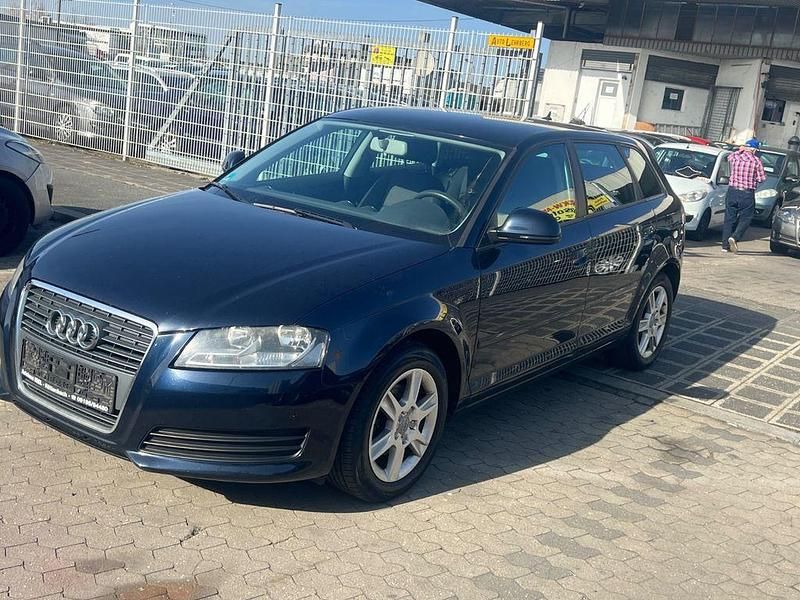 Gebraucht Audi A3 Ambiente 105 PS (77 kW) 2009 Blau Kleinwagen