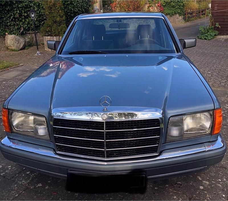 Blau Gebraucht 1986 Mercedes 300 SE Limousine | 15.700 € - Bild 1/4