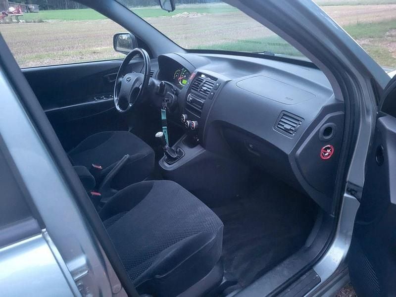 Blau Gebraucht 2007 Hyundai Tucson GLS SUV | 4.290 € (Fairer Preis) - Bild 1/4
