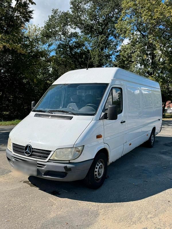 Weiß Gebraucht 2004 Mercedes Sprinter Van | 5.600 € (Fairer Preis) - Bild 1/4