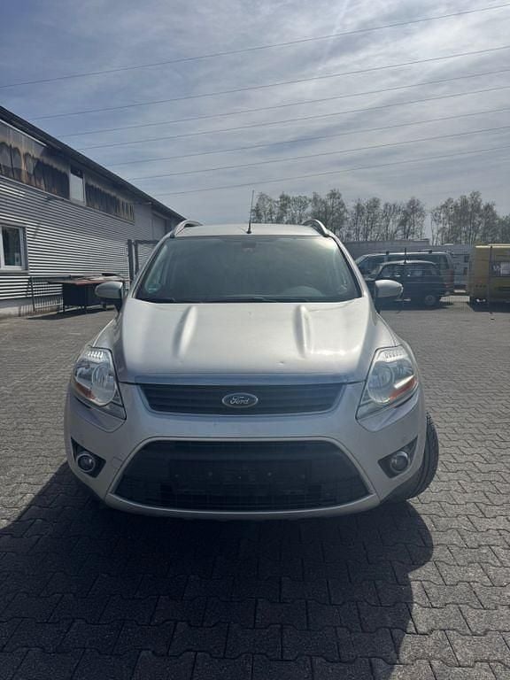 Używany Ford Kuga Titanium 140 KM (102 kW) 2010 Srebrny SUV
