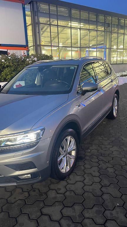 Gebraucht VW Tiguan Allspace Highline 150 PS (110 kW) 2021 Silber SUV