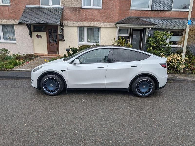 Gebraucht Tesla Model Y Standard Range 235 kW (320 PS) 2023 Weiß SUV