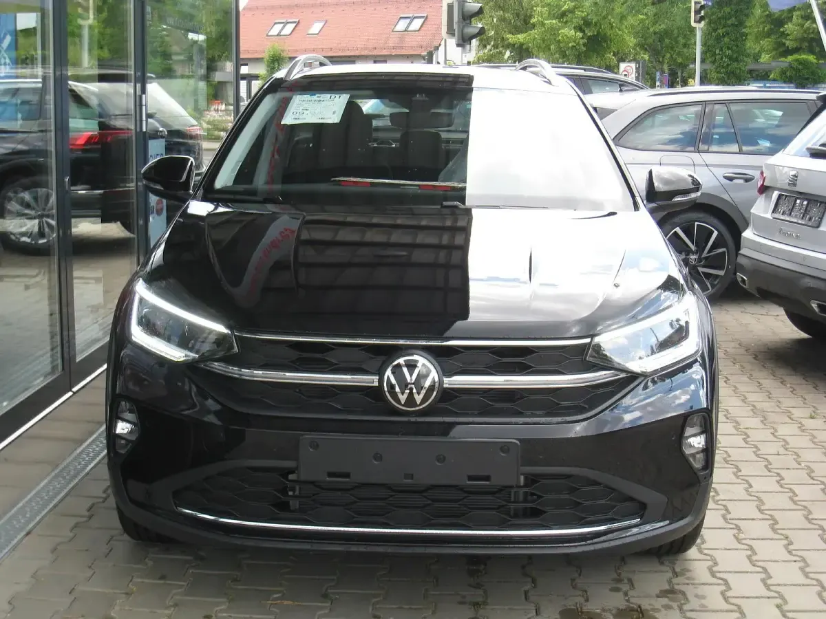 Gebraucht VW Taigo Style 110 PS (80 kW) 2023 Deep black perleffekt SUV