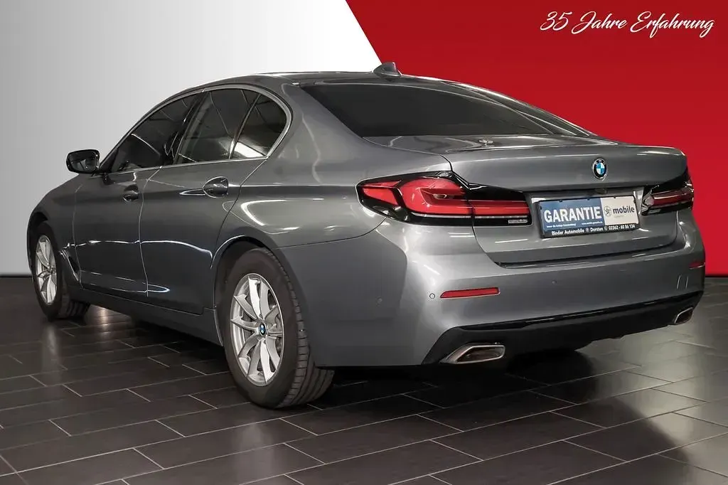 Gebraucht BMW 520 190 PS (139 kW) 2023 Grau Limousine