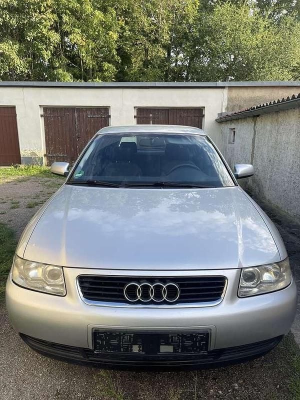 Gebraucht 2001 Audi A3 Attraction Limousine | 2.250 € (Fairer Preis) - Bild 1/4