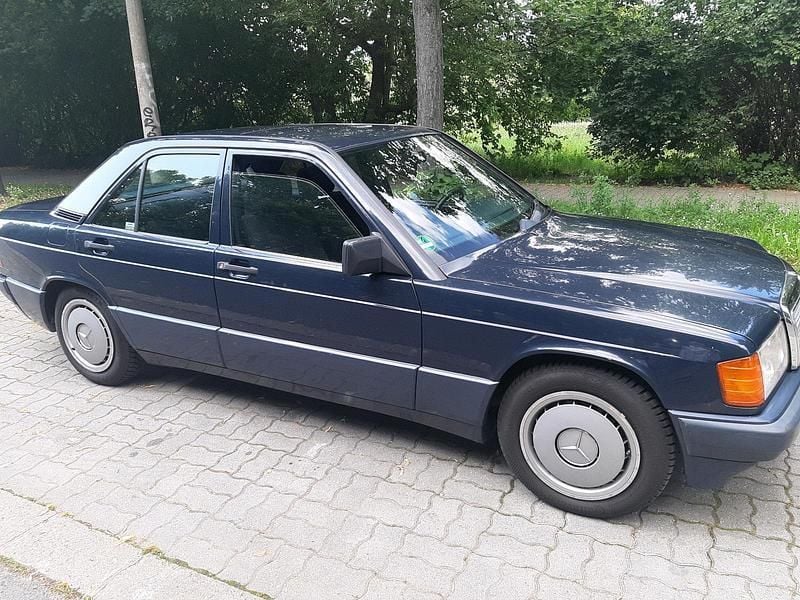 Blau Gebraucht 1991 Mercedes 190 Limousine | 5.500 € - Bild 1/4