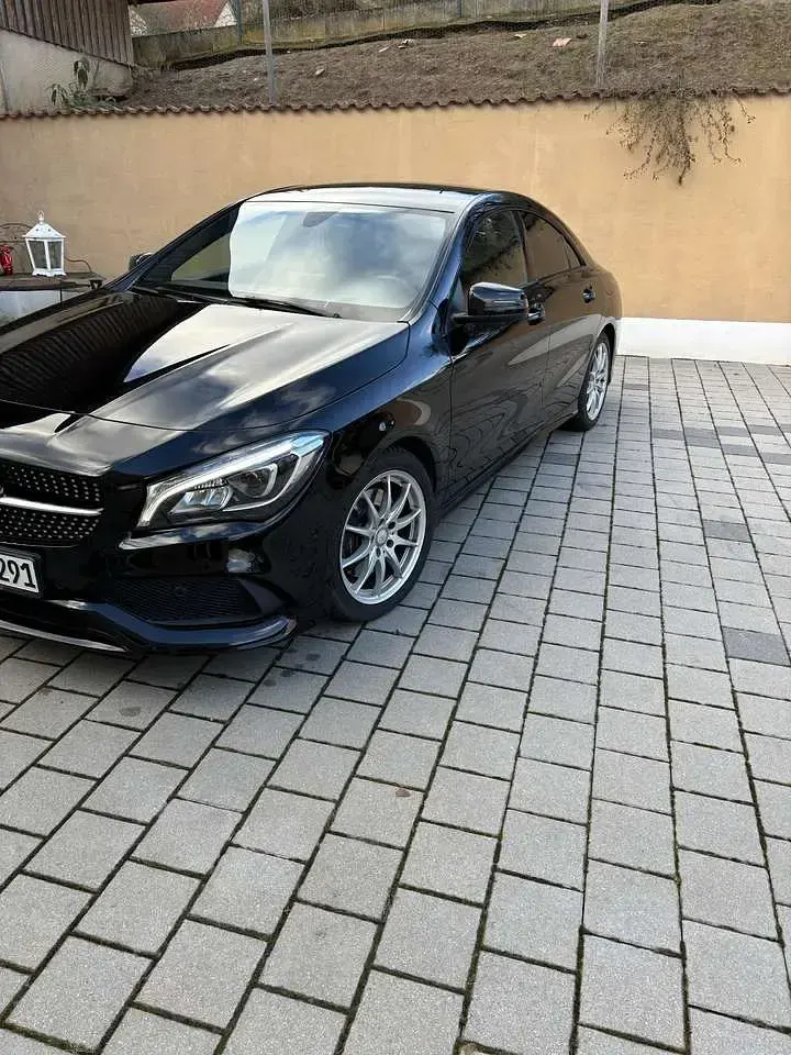 Gebraucht Mercedes CLA250 211 PS (155 kW) 2018 Schwarz Coupé