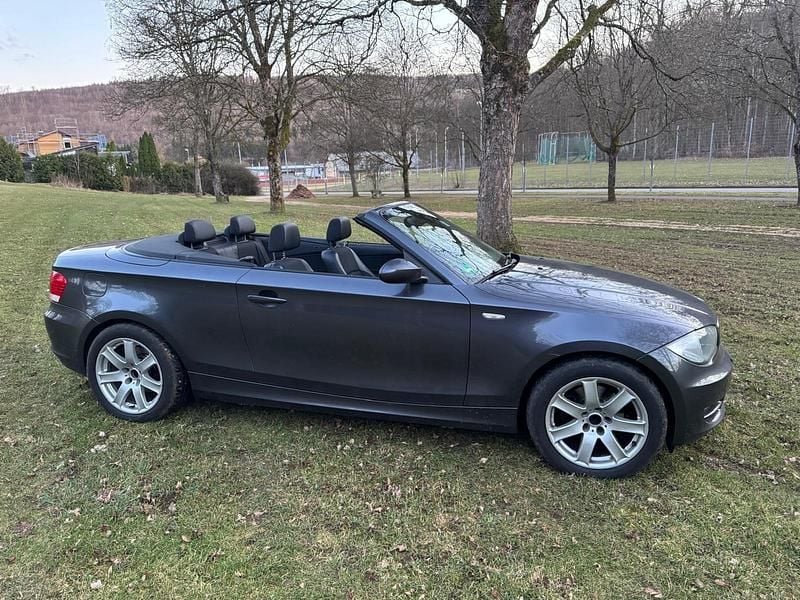 Gebraucht BMW 118 Cabriolet 143 PS (105 kW) 2008 Schwarz Cabrio