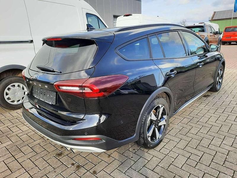 Gebraucht Ford Focus Active X 116 PS (85 kW) 1970 Agate black metallic Kombi