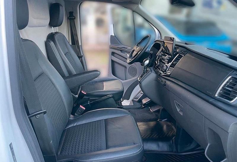 Gebraucht Ford Transit Sport 180 PS (132 kW) 2022 Weiß Van