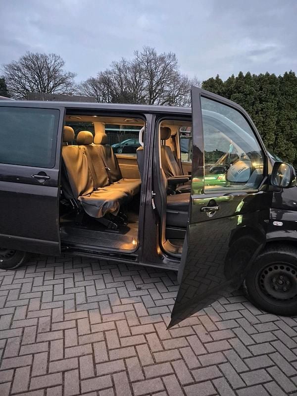 Gebraucht VW Caravelle 140 PS (102 kW) 2010 Violet Van / Kleinbus